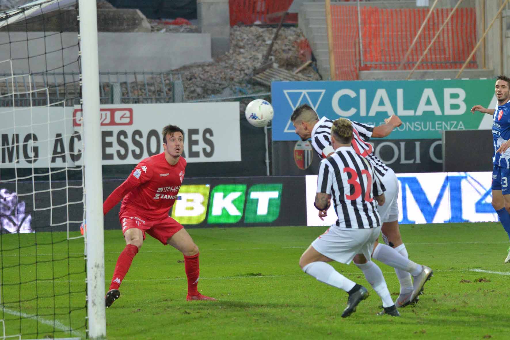 Difensori Goleador Con Gol Brosco Il Migliore Della B Col Venezia Arbitra Marinelli