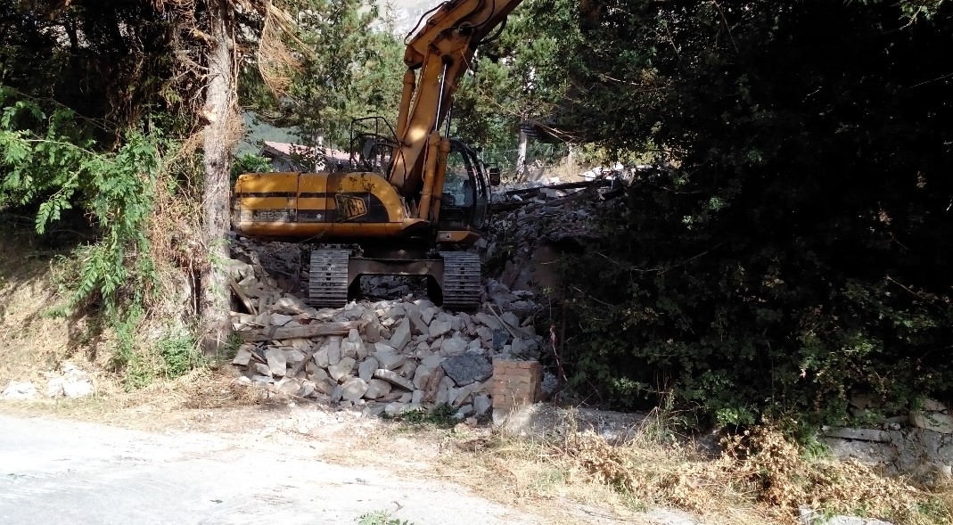Casa demolita dopo i danni del sisma: arriva l'avviso di pagamento per  l'occupazione di suolo pubblico