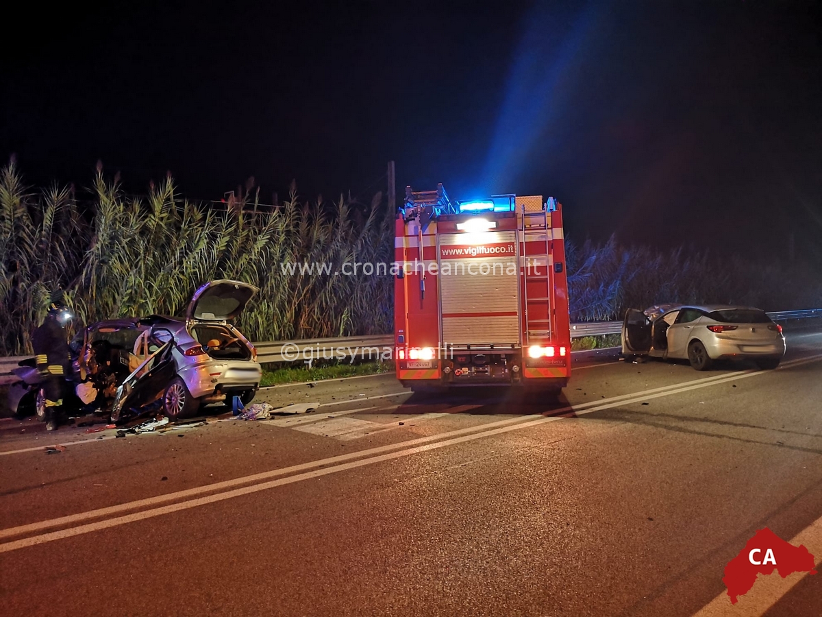 Tragico Schianto Lungo La Statale: Muore Una Ragazza Di 22 Anni (Video ...