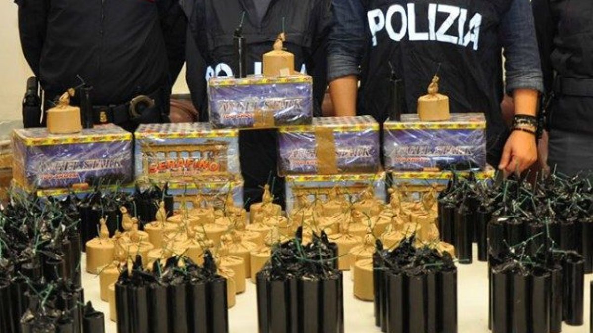 Botti di Capodanno: la Polizia denuncia tre persone e sequestra 48 kg di  prodotti pirotecnici, ecco tutte le raccomandazioni