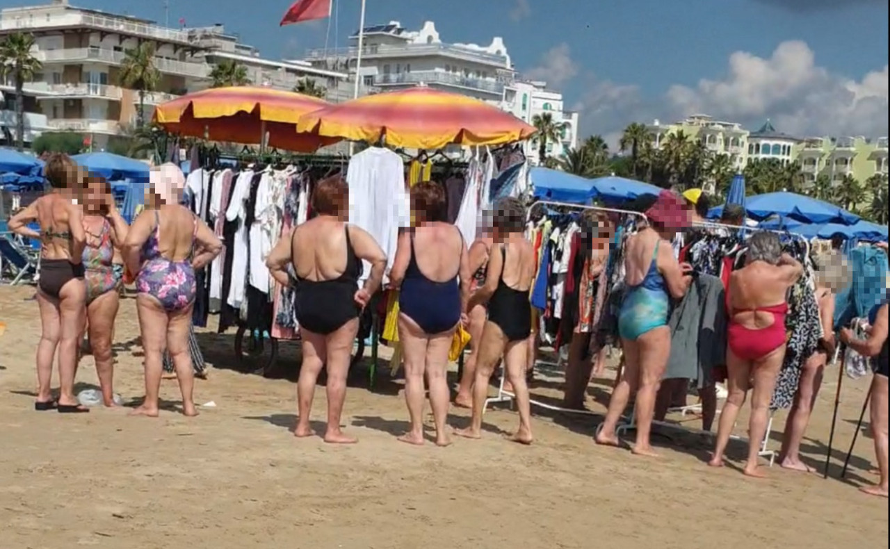 Abusivismo commerciale in spiaggia